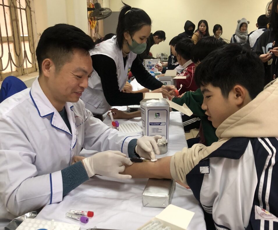 Huyện Thạch Thất tổ chức xét nghiệm sàng lọc bệnh Tan máu bẩm sinh (Thalassemia) cho học sinh trường THPT Bắc Lương Sơn